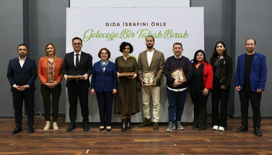 Geleceğe bir tabak bırak Geleceğe bir tabak bırak