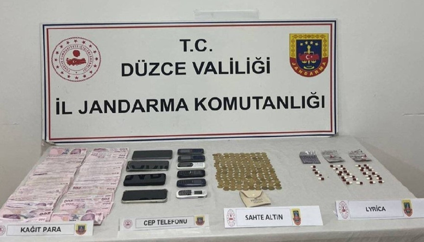 4 kişi tarihi eser diyerek 202 sahte altını 560 bin liraya sattılar