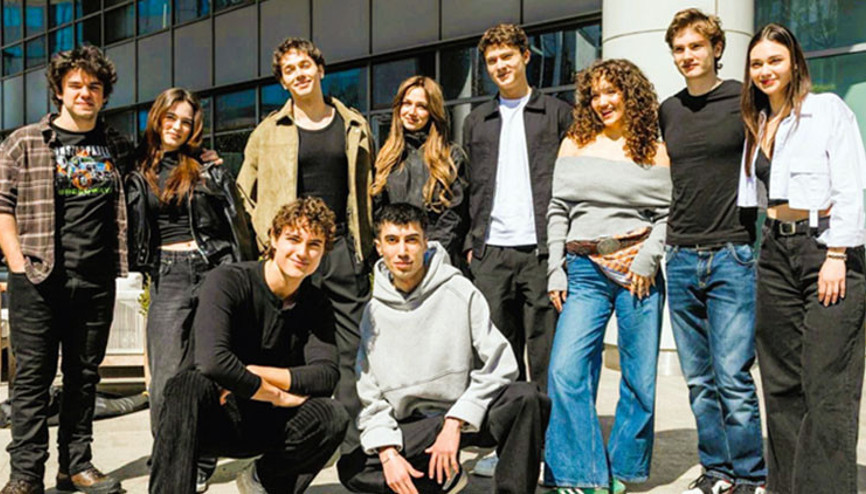 Bir aile hikayesi Daha On Yedi sete çıktı