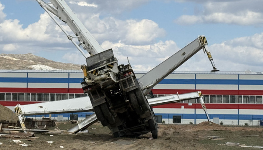 Sivasta 23 yaşındaki inşaat işçisinin feci ölümü Beton kalıbına düştü