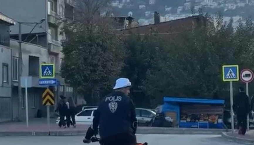 Polis yeleği giyip, plakasız motosiklet ile drift atan sürücüye 365 bin lira ceza