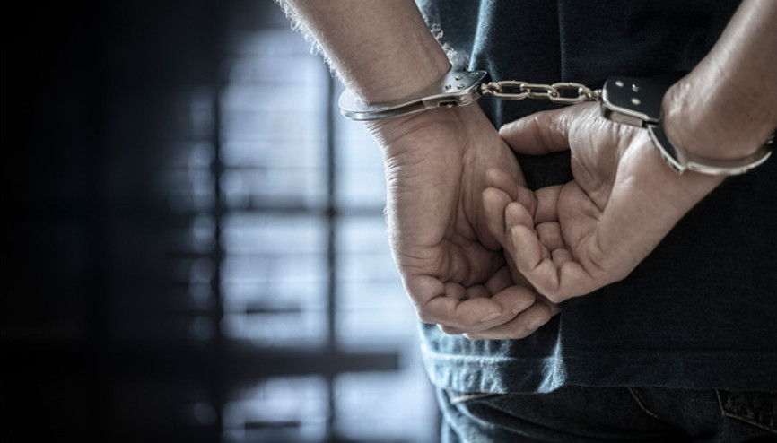 Hem hapis hem de sınır dışı cezası