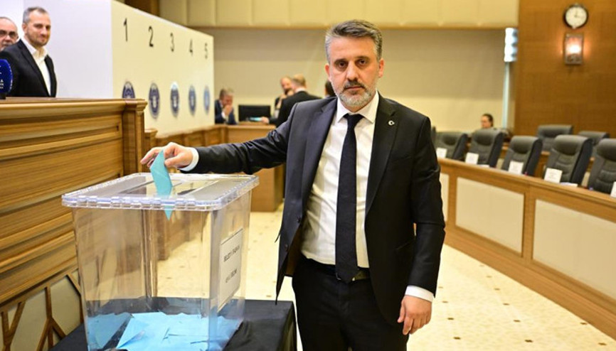 Son dakika... Bursa Büyükşehir Belediyesi AK Partiye geçti