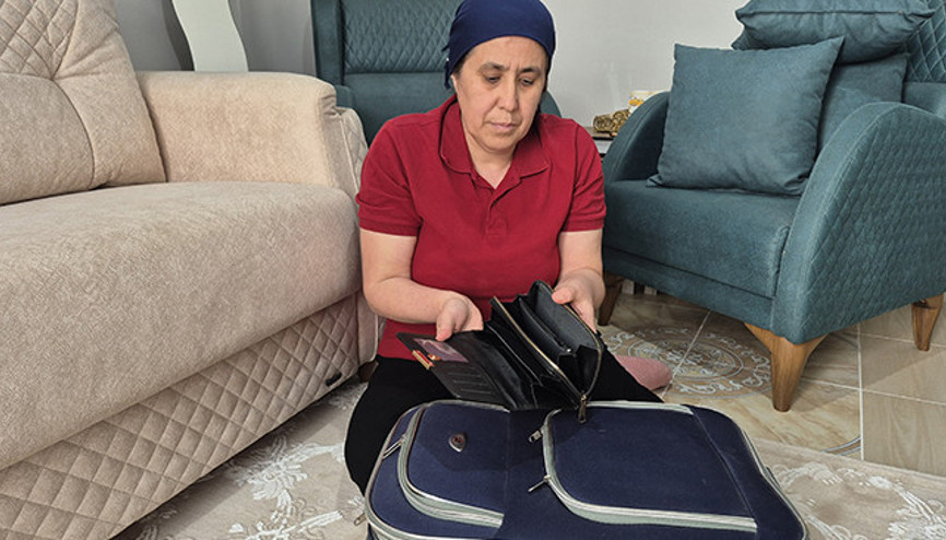 Evinin anahtarını arkadaşlarına teslim etti: Servetinden oldu Kuyumcuya gidince gerçeği öğrendi