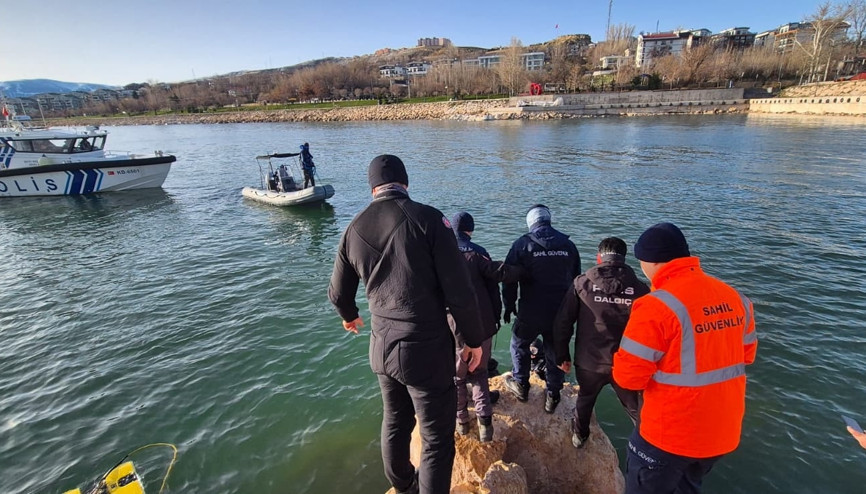 Van Gölü’nde kaybolan Boran Öner’in cansız bedeni bulundu