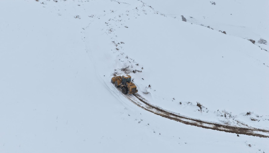 Vanda kardan kapanan 93 yerleşim yerinin 39u ulaşıma açıldı