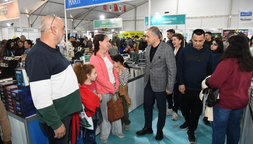 Kitap fuarı ilk 3 günde 30 bin ziyaretçiyi ağırladı