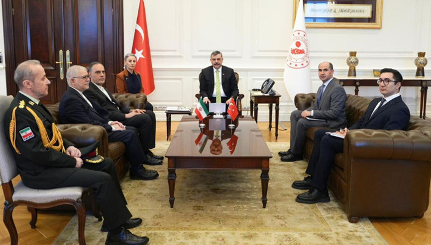 Bakan Çiftçi, İranın Ankara Büyükelçisi Zadehi makamında kabul etti
