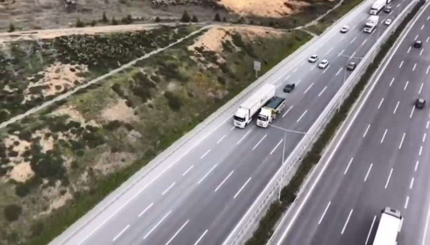 Sarıyerde dronla takip edilen TIRda kaçak tütün mamulleri ile çeşitli ürünler ele geçirildi