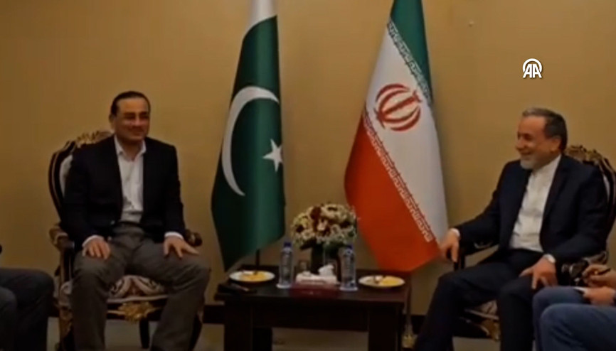 İran Dışişleri Bakanı Erakçi, Pakistanlı üst düzey heyet ile görüştü