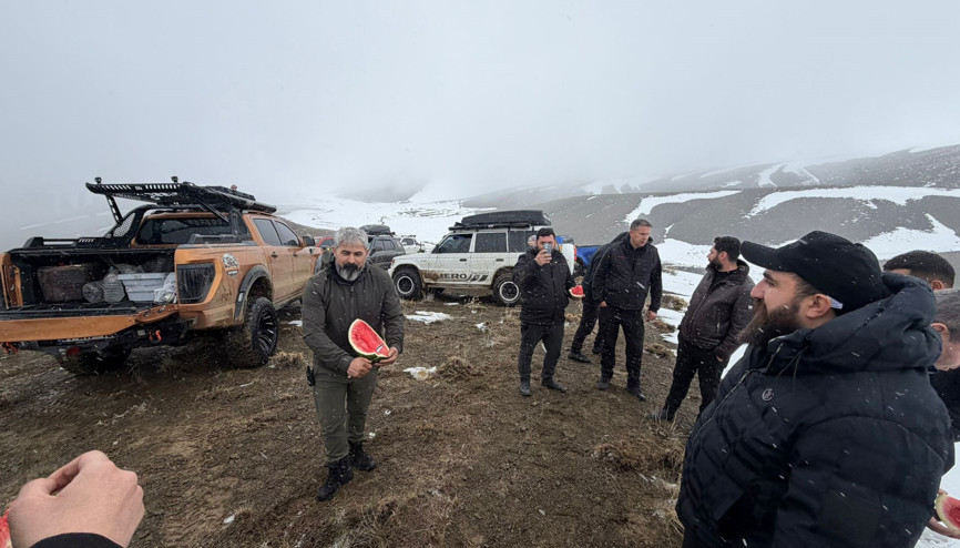 Van’da Off-Road tutkunları Erek Dağı eteklerindeki zorlu parkurları aştı