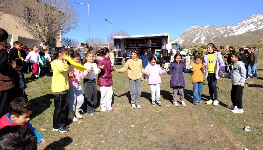 Van’da açık hava etkinliğinde çocuklar gönüllerince eğlendi