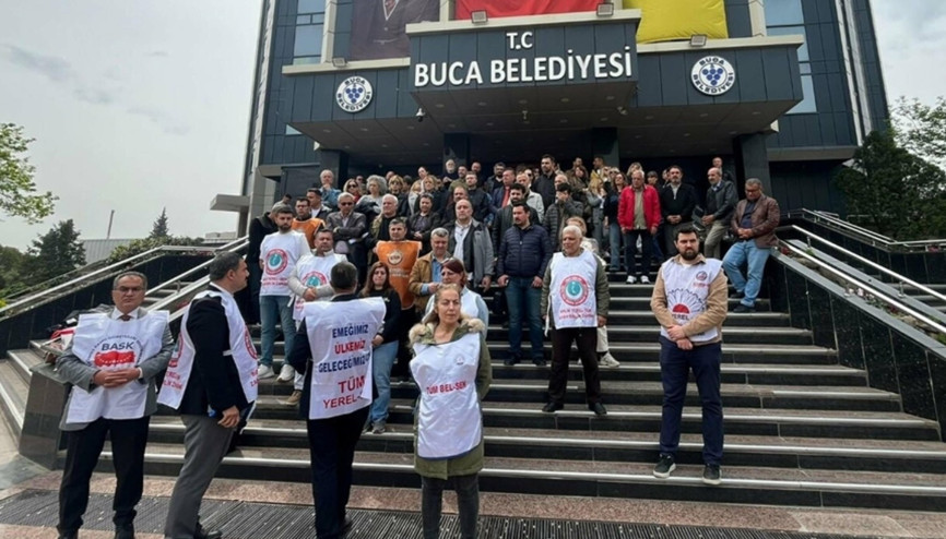 İzmir-Buca Belediyesinde memurlar iş bırakma eyleminde