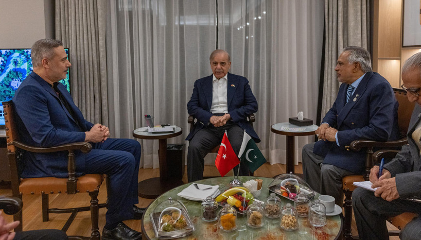 Dışişleri Bakanı Hakan Fidan, Pakistan Başbakanı Şerif ile görüştü