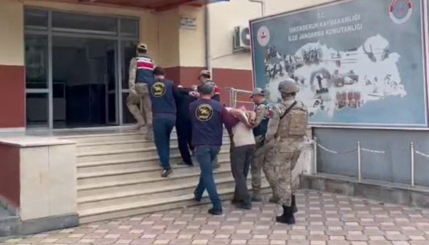 Anne ile oğlu ölü bulundu Valilikten açıklama: 2 şüpheli tutuklandı