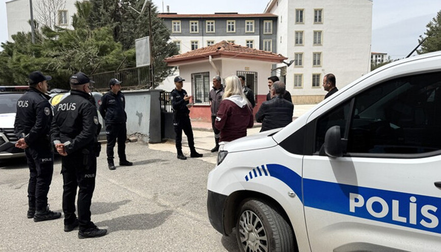 Çanakkalede silahlı tehdit paylaşımı yapan lise öğrencisi gözaltına alındı