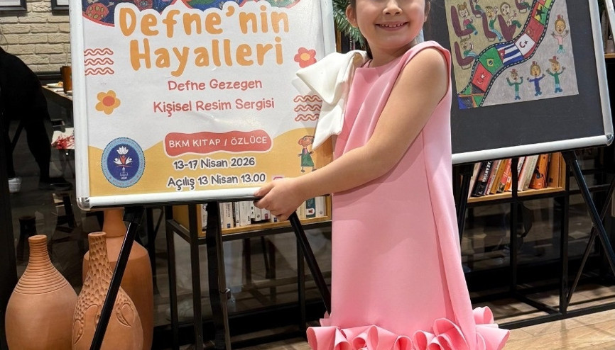 Minik ressam Defne ilk resim sergisini açtı
