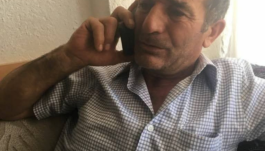 Traktörüne bağlı ilaç makinesini çıkarmak isterken sıkışarak öldü