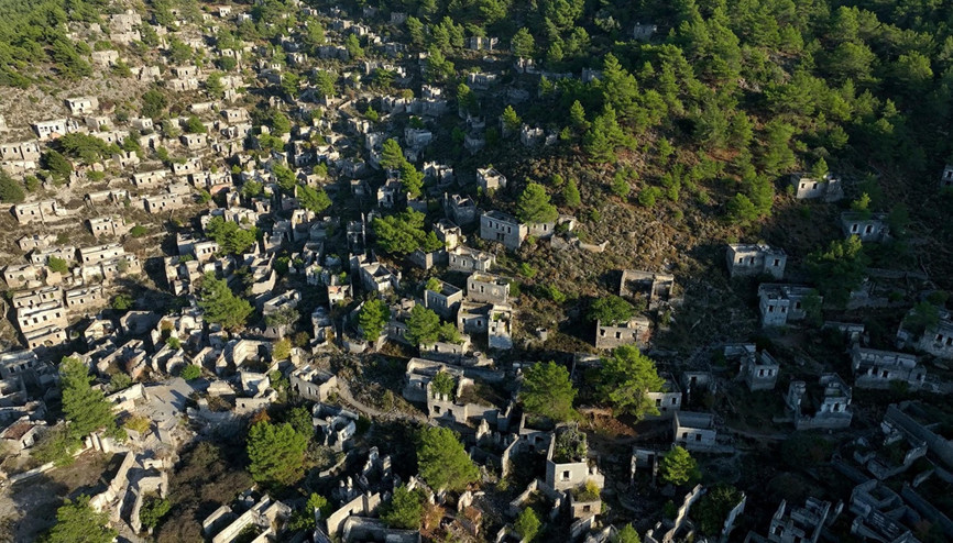 Muğlanın hayalet köyü dronla görüntülendi