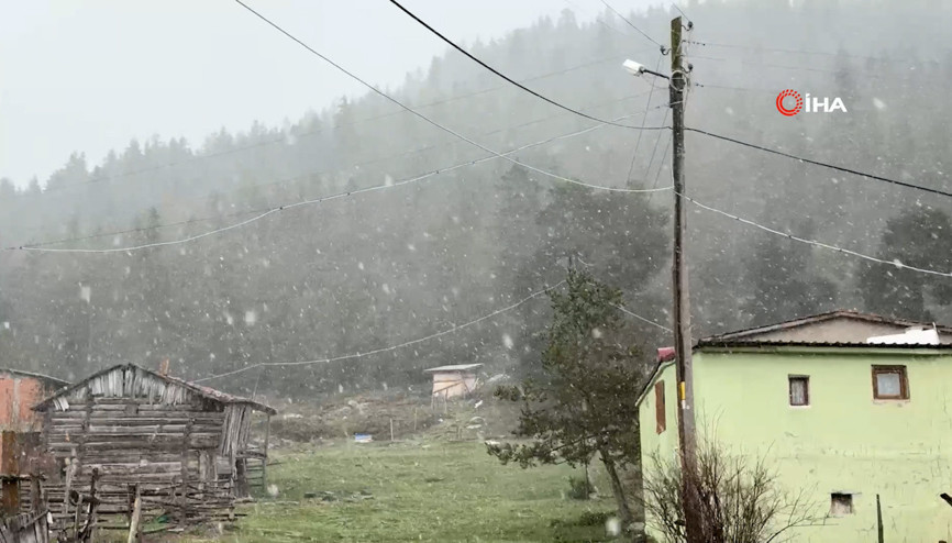 Boluda nisan ayında kar sürprizi