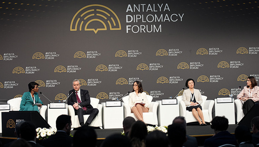 Antalya Diplomasi Forumunda kültürel diplomasi paneli