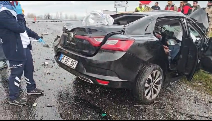 Manisa ve Bitliste kaza: 4 can kaybı 6 yaralı