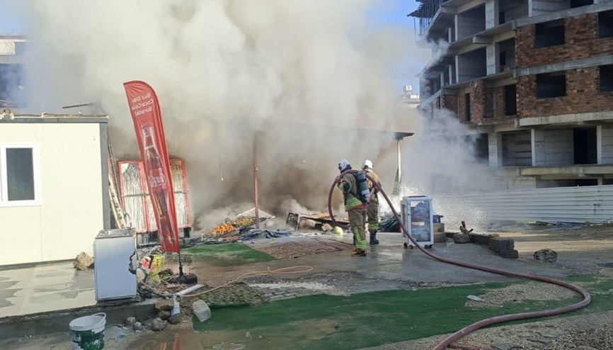Hatay’da iş yeri yandı