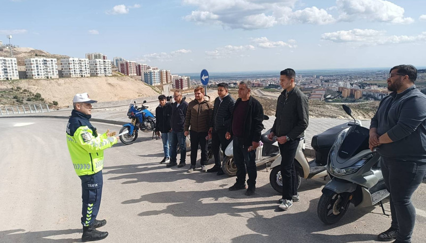 Kilis’te motosiklet sürücülerine eğitim
