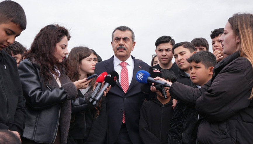 Bakan Tekin: Çocuklarımızın güvenliği için gereken her adım atılacak Hiçbir risk unsuru göz ardı edilmeyecek Bakan Tekin: Çocuklarımızın güvenliği için gereken her adım atılacak Hiçbir risk unsuru göz ardı edilmeyecek
