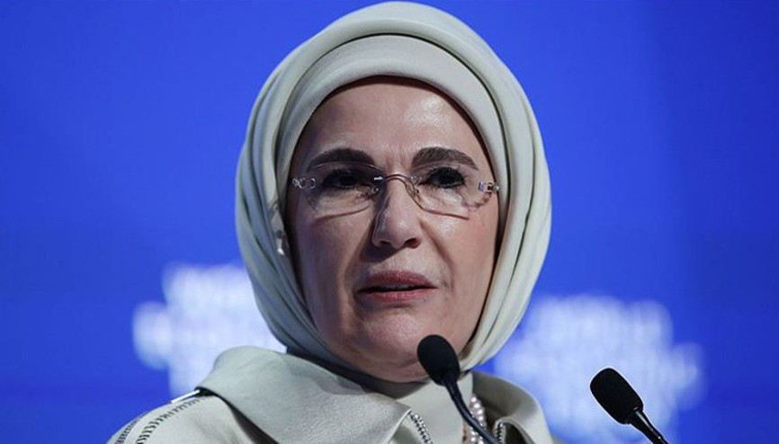 Emine Erdoğandan çocukların dijital ortamda korunmasına yönelik paylaşım