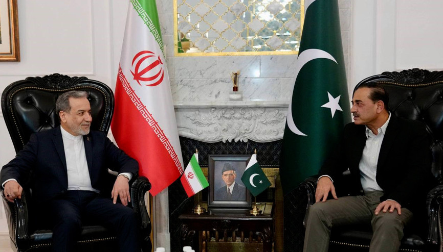 İran Dışişleri Bakanı Arakçi, Pakistan Genelkurmay Başkanı Munir ile görüştü