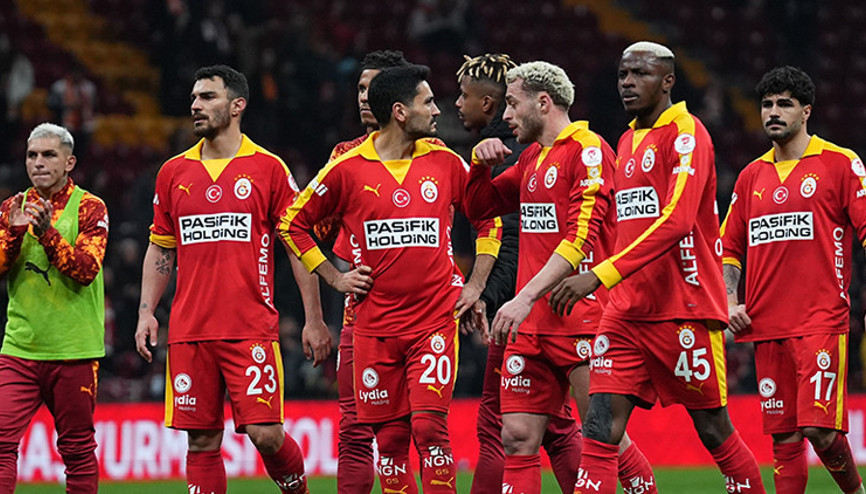 Lider Galatasaray, şampiyonluk yarışındaki kritik derbide Fenerbahçeyi ağırlayacak