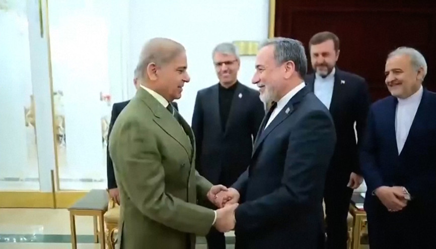 Pakistan Başbakanı Şerif, İran Dışişleri Bakanı Arakçi ile görüştü