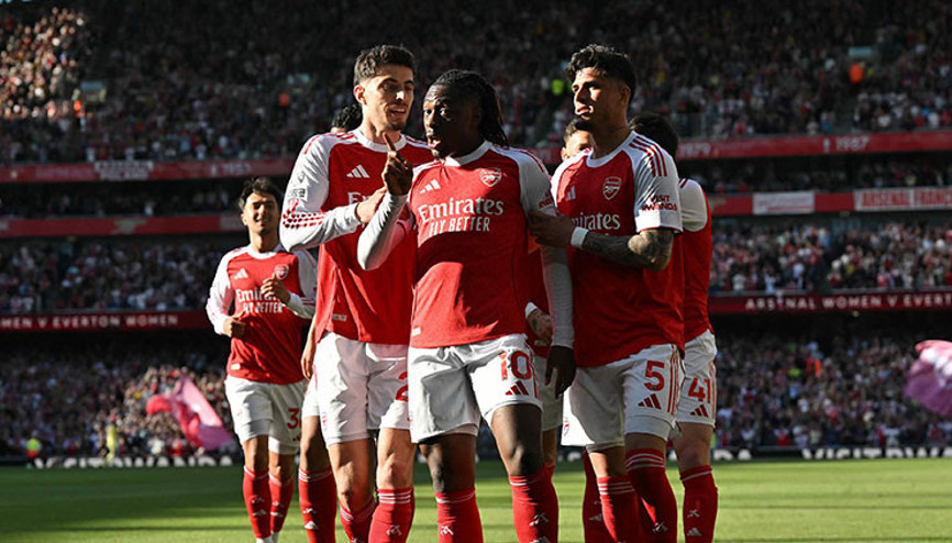 Eze, Arsenalı maç fazlasıyla zirveye taşıdı