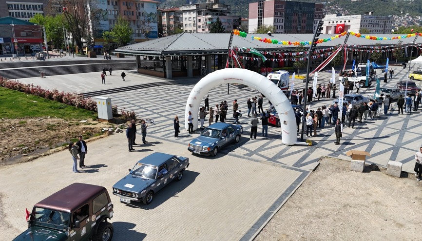 Bursa’da 13’üncü klasik otomobil turu düzenlendi
