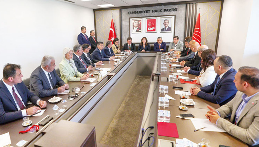 CHP’de başkanlar zirvesi yapıldı... ‘İhbar sandığı’ kurulacak CHP’de başkanlar zirvesi yapıldı... ‘İhbar sandığı’ kurulacak
