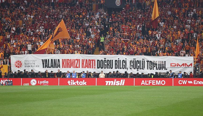 Dev Derbide Dezenformasyona Kırmızı Kart Mesajı