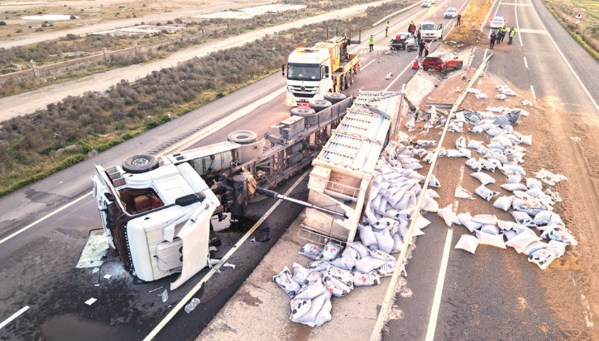 Yardım molasında zincirleme kaza 1 ölü 5 yaralı