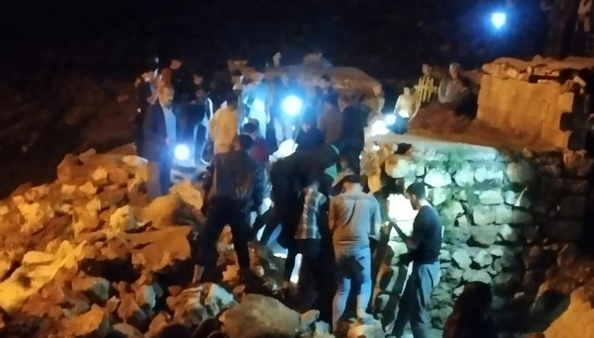 Mardinde çöken ahırdaki 2 büyükbaş hayvan öldü