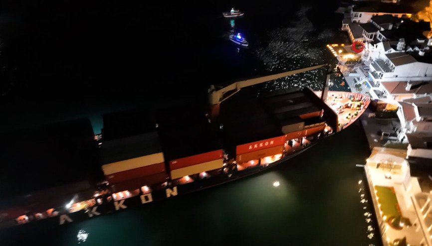 Sarıyer’de geminin karaya oturduğu anlar kamerada