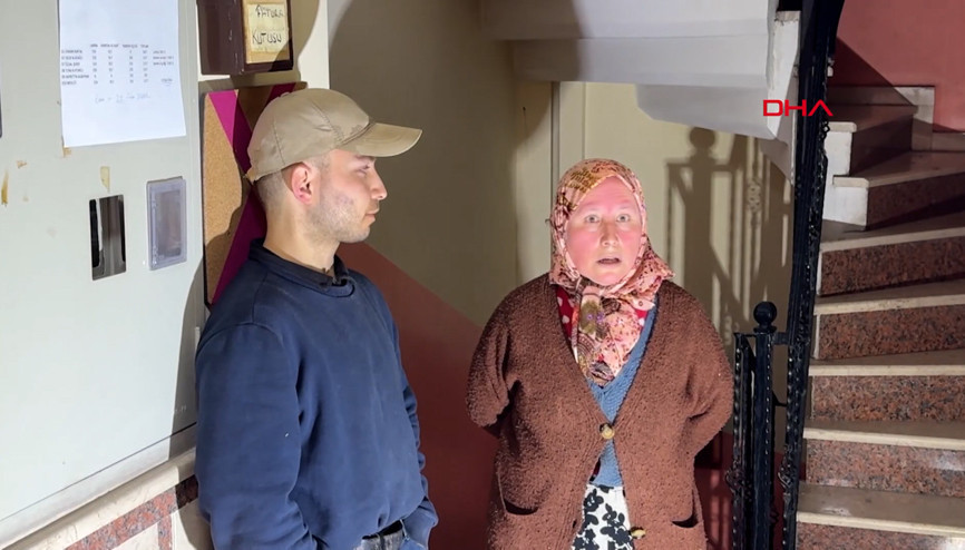 Avcılarda çöp evin tahliyesi yeniden başladı