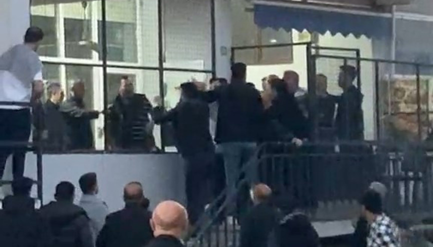 Bursada iki grup arasındaki tekme ve sopalı kavga kamerada