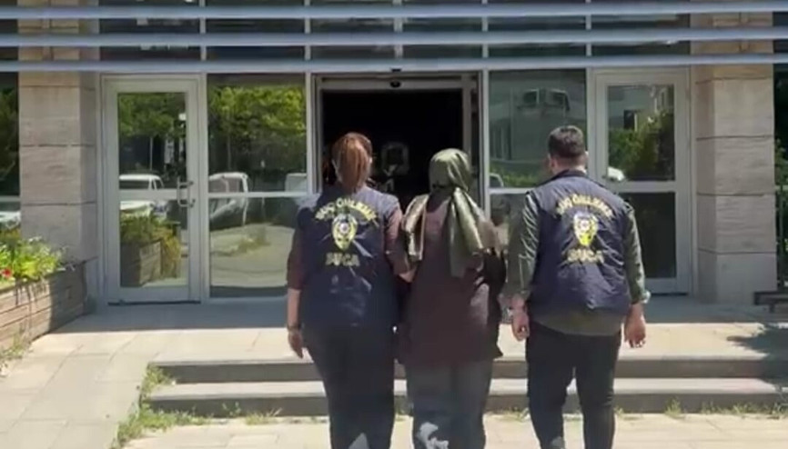 12 yıldır aranan firari hükümlü kadın, ölen kız kardeşinin kimliğiyle yakalandı 12 yıldır aranan firari hükümlü kadın, ölen kız kardeşinin kimliğiyle yakalandı