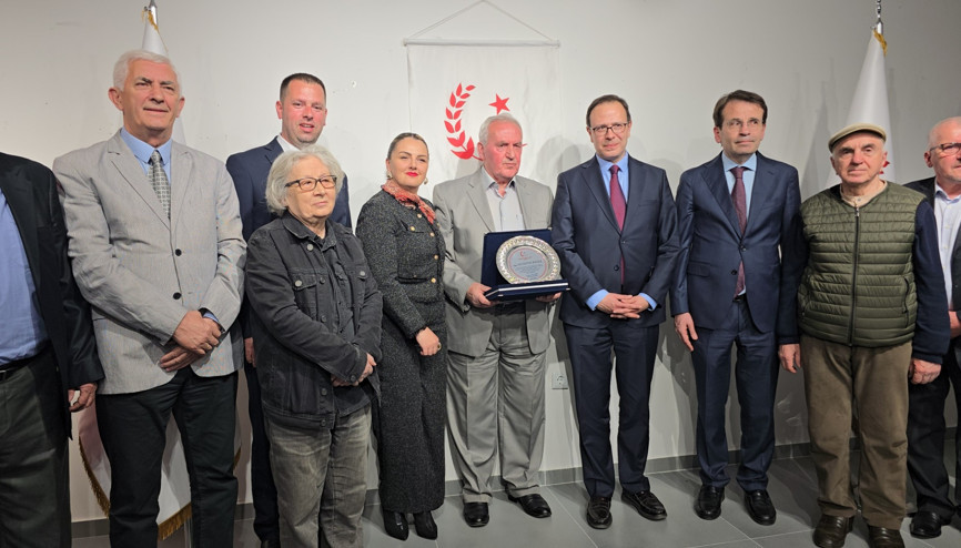 Hüseyin Kazaz’a Yaşam Boyu Hizmet Ödülü verildi