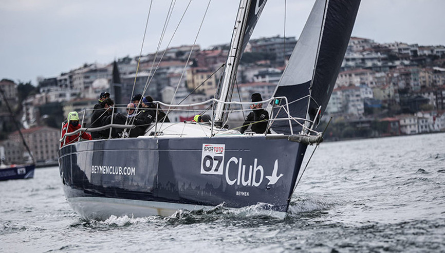 Beymen Club Sailing Team Çanakkaleden kupayla döndü