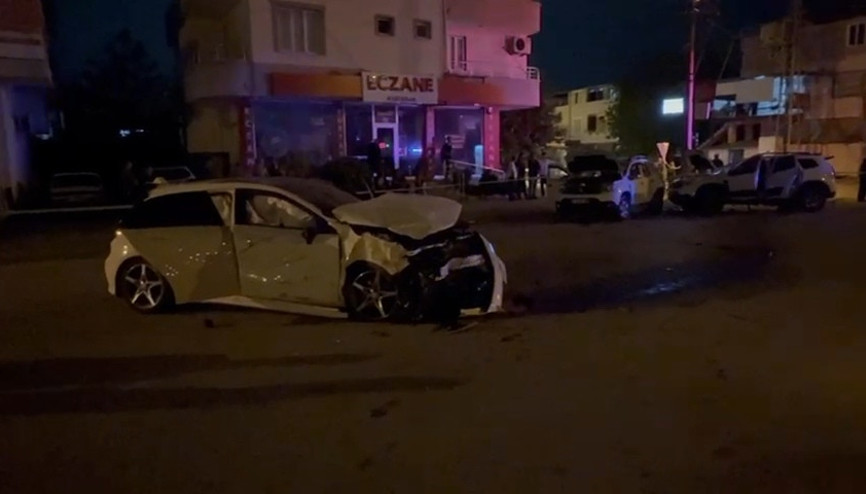 Adanada zincirleme kaza: 1 ölü, 4 yaralı