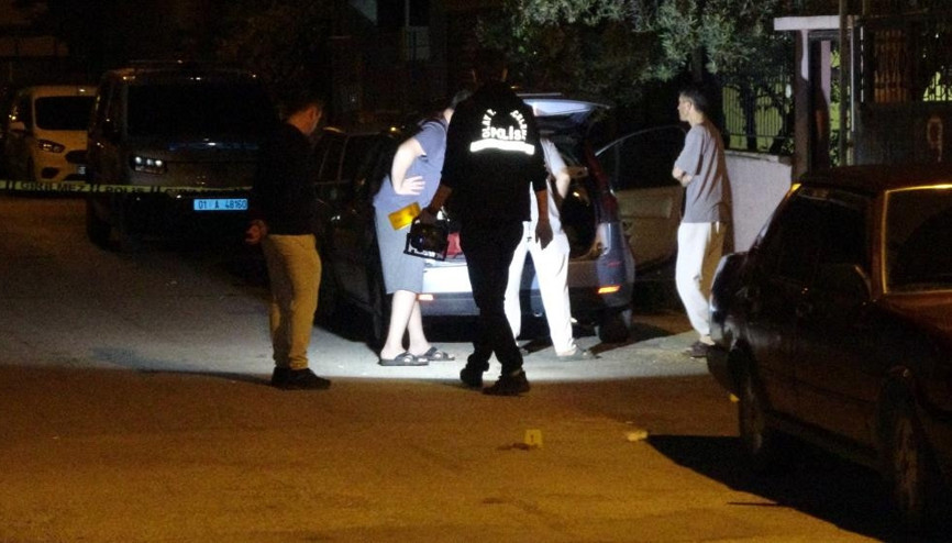 Adanada komşuların müzik kavgasında kan döküldü: 5 yaralı Adanada komşuların müzik kavgasında kan döküldü: 5 yaralı
