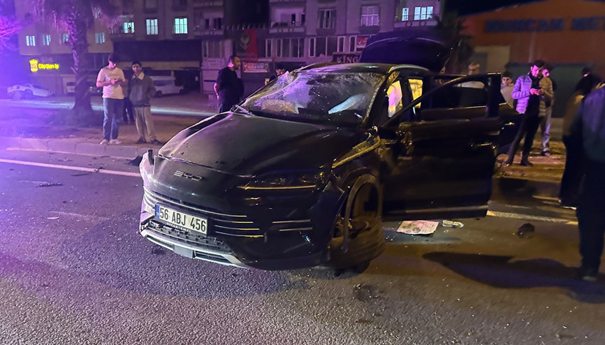 Mardin’de otomobil ile hafif ticari araç çarpıştı: 2 yaralı Mardin’de otomobil ile hafif ticari araç çarpıştı: 2 yaralı