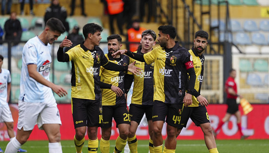 İstanbulspor, Adana Demirspora gol oldu yağdı