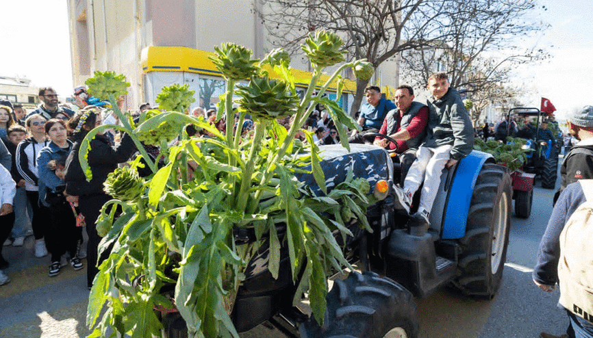 Urlada 12. Enginar Festivali coşkusu Urlada 12. Enginar Festivali coşkusu